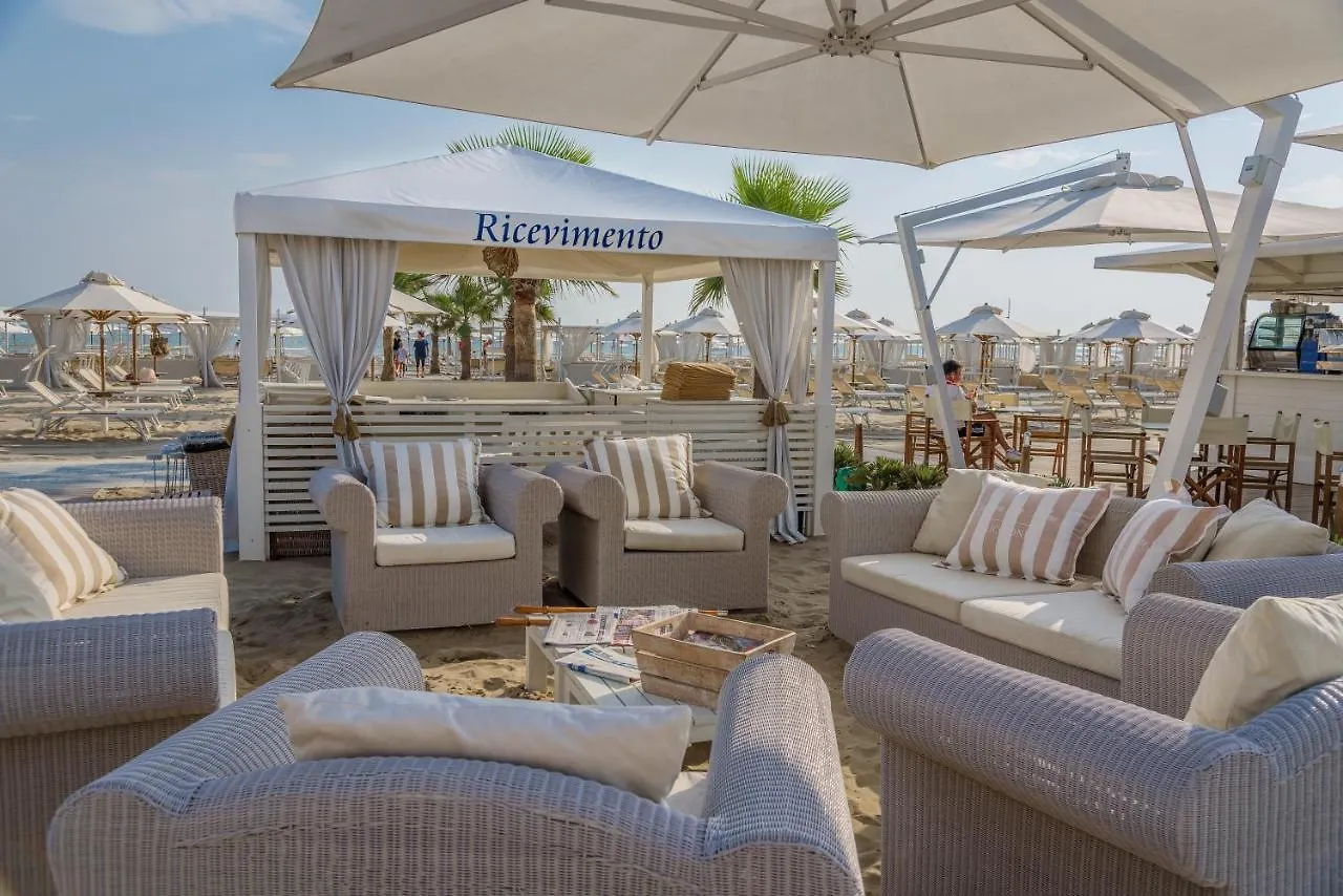Hotel Lungomare Riccione 4*,